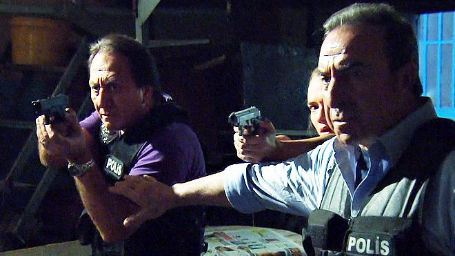 Baskında ekibin karşısına kim çıktı?