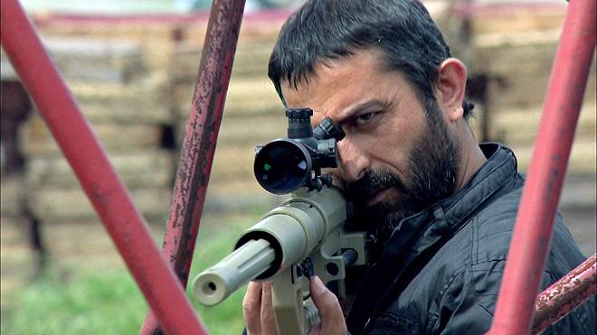 Namlunun ucundaki kim?