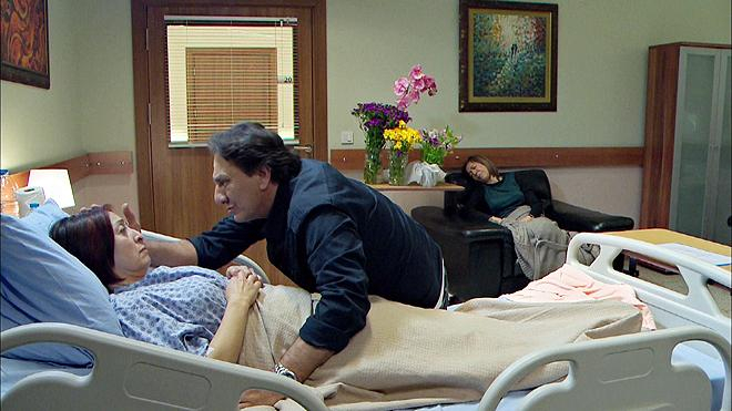 Hüsnü Suat'ı Teskin Eder!..