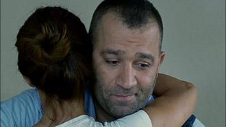 Mesut, Melek'i yalnız bırakmıyor