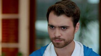 Neslihan, Kerem’den yardım istiyor