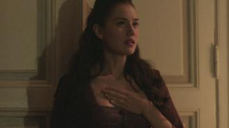 Fahriye Evcen – Bahçada Yeşil Çınar