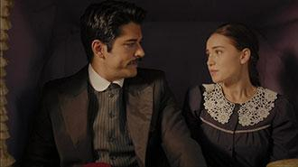 Feride,Kamran’la sevgili numarası yapar
