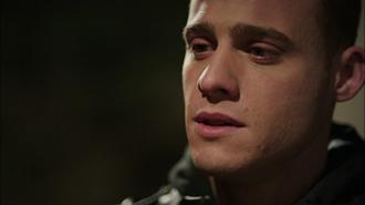 Kerem, Zeynepe ilan-ı aşk ediyor