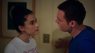 Kerem, Zeynep’in peşini bırakmıyor