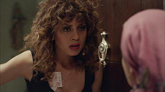 Meryem, Aysel’in kapısında