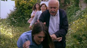 Fatmagül, bir kez daha yıkıldı