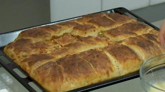 Pırasalı Pide Sinisi - Pırasalı Pide Sinisi Tarifi - Pırasalı Pide Sinisi Nasıl Yapılır?