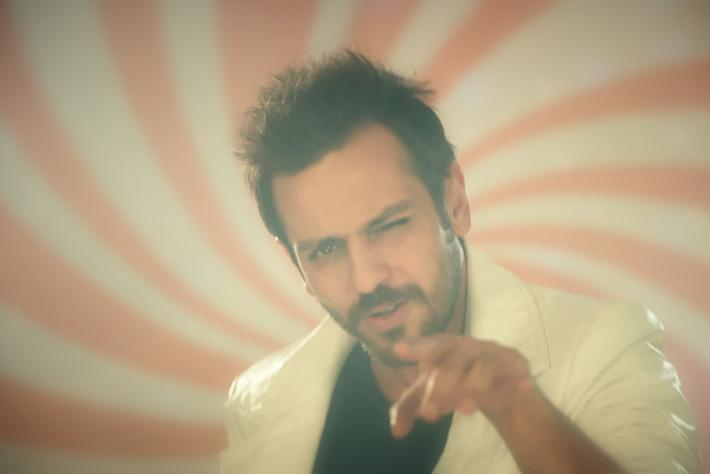 Karlos ve Yaren'in yeni hit parçaları "Tarzımsın Farzım"