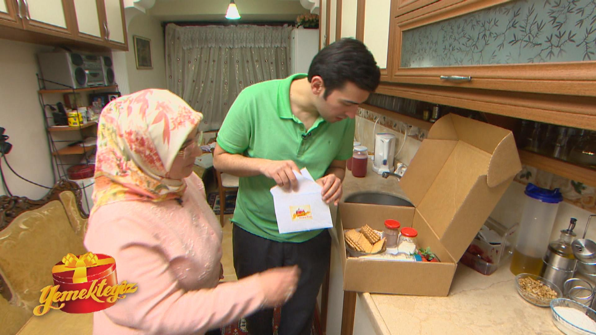 Furkan Bey'in Sürpriz Kutusu: Bisküvili Pasta!