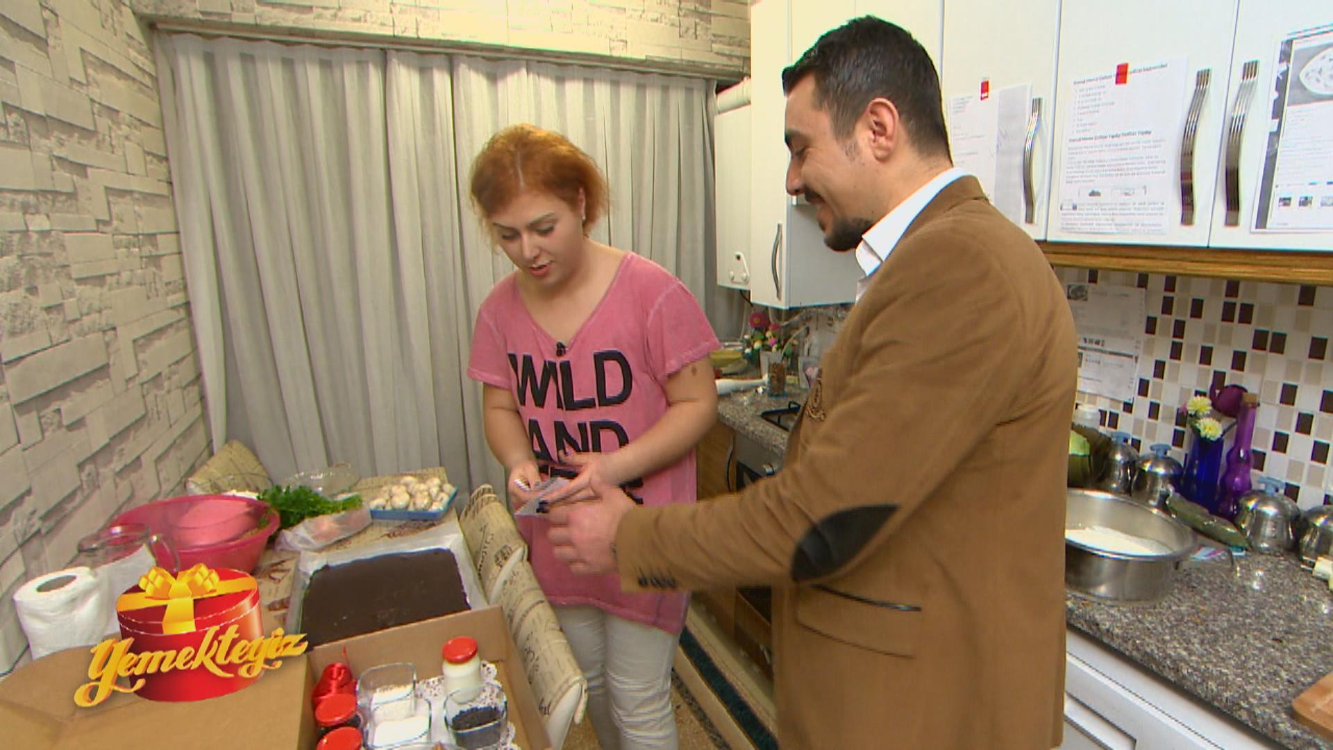 Yeşim Hanım'ın Sürpriz Kutusu: Vişne Soslu Parfe!