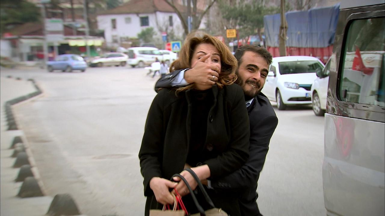 Zuhal, kaçırılıyor!