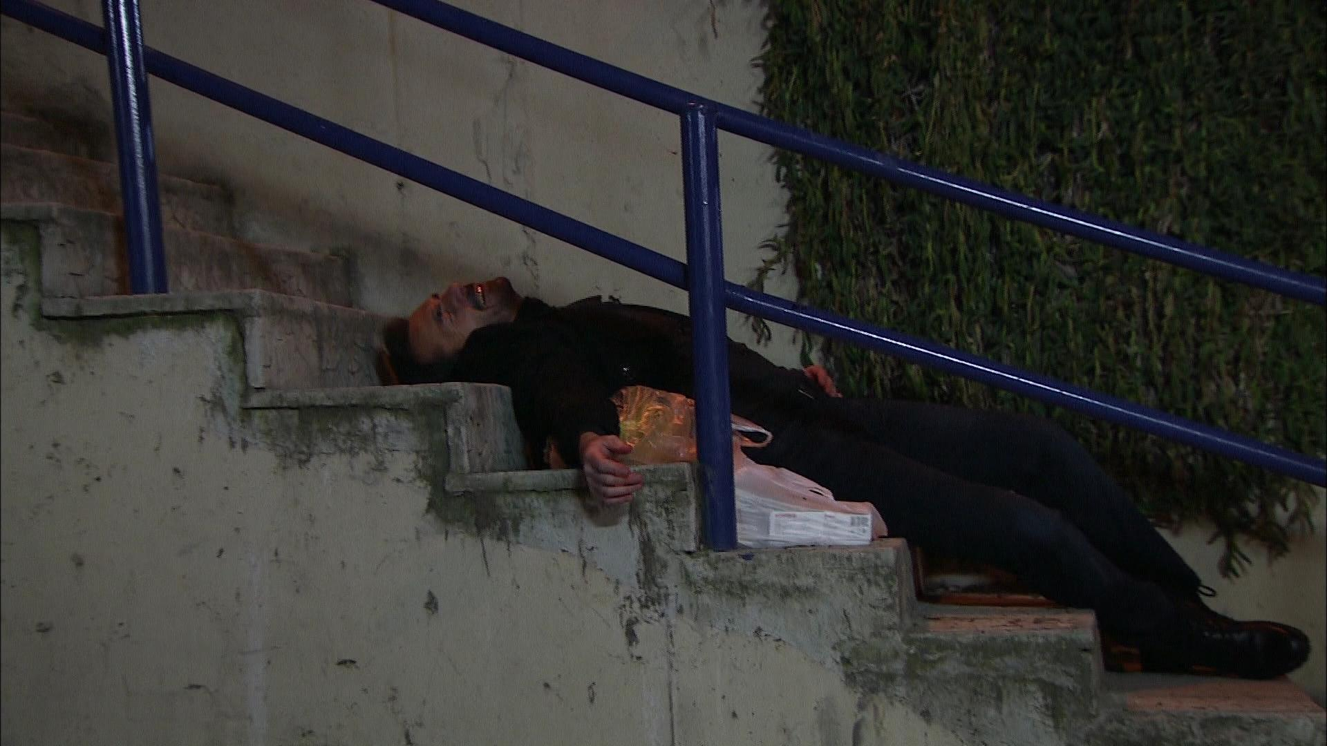 Engin Komiser vuruluyor!