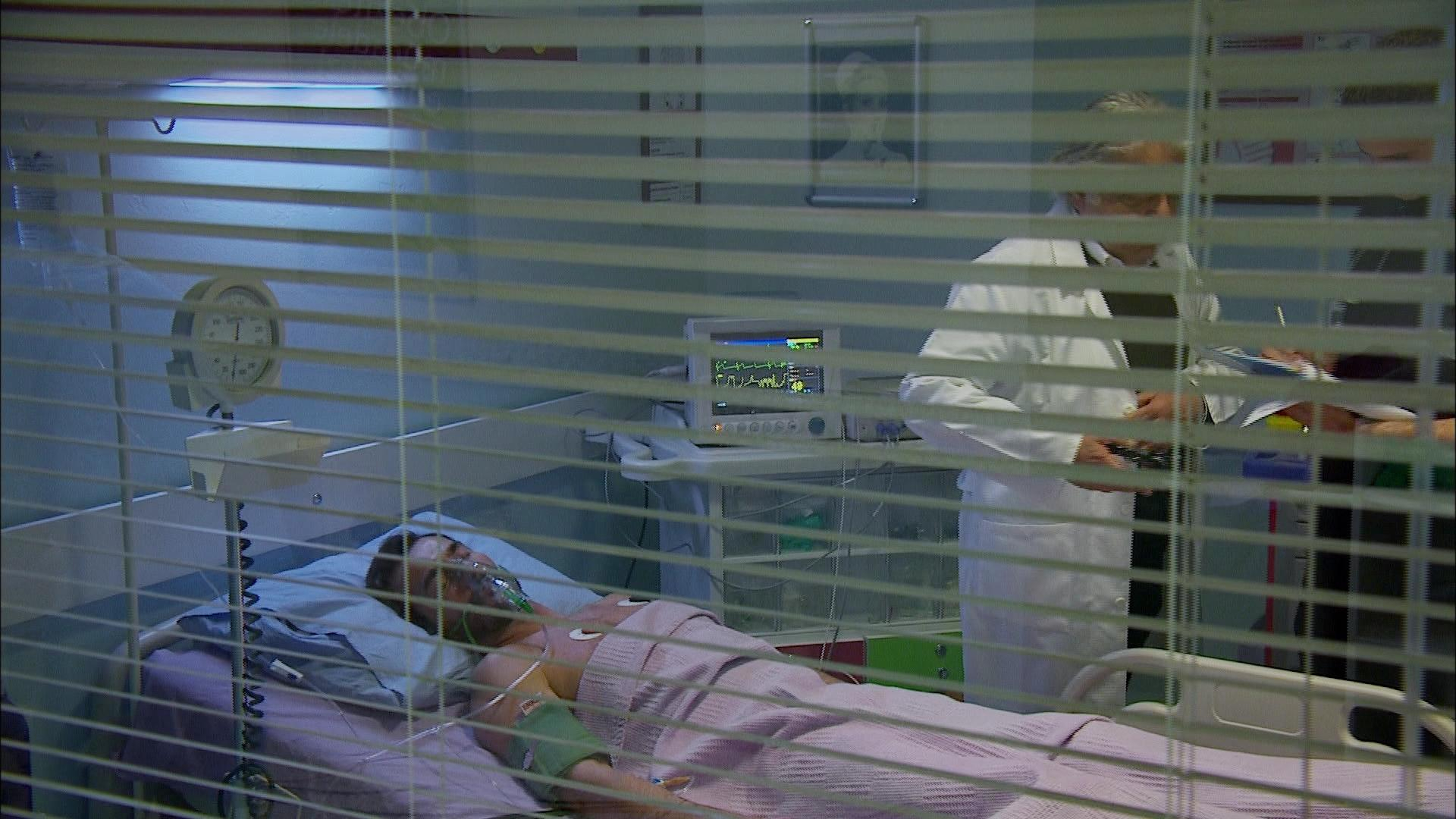 Engin Komiser yoğun bakımda!