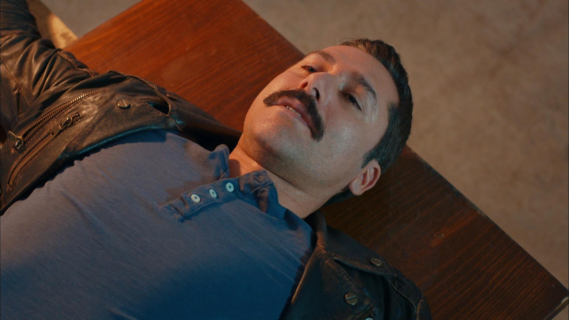 Mehmet, karısı ve kızını kurtaracak mı?