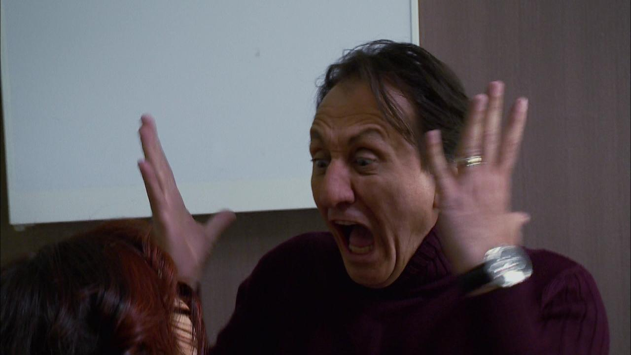 Hüsnü çileden çıktı!