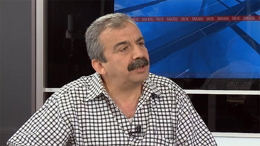 Tabutlara sarılacağımıza, birbirimize sarılalım!