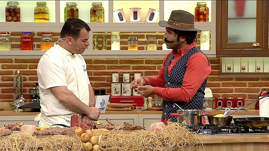 Şef Gürkan Topçu'dan köfte yapmanın püf noktaları!