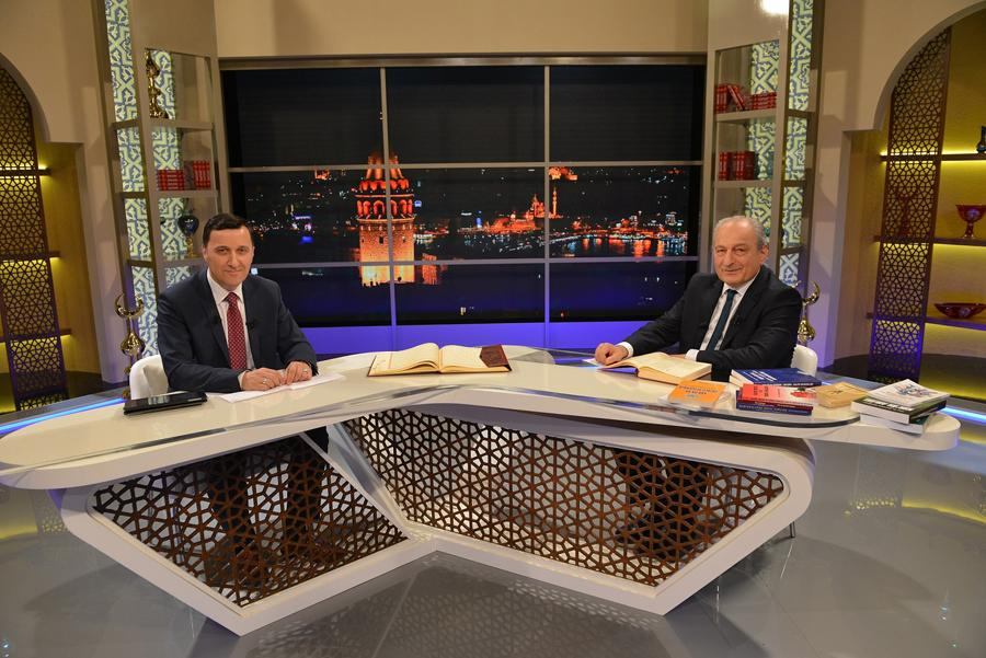 Bayraktar Hoca ile Kur’ân-ı Kerîm’i Anlamak fotoğrafları!