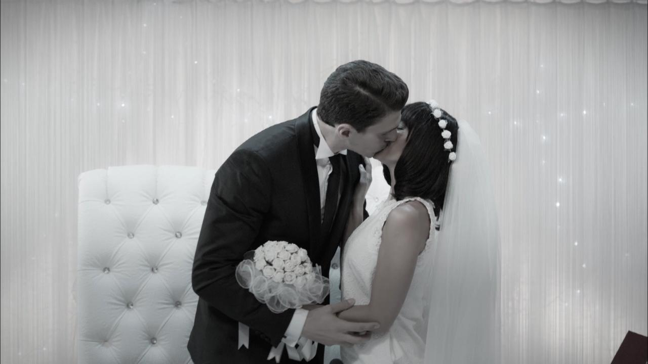 Bana annemi anlatsana!