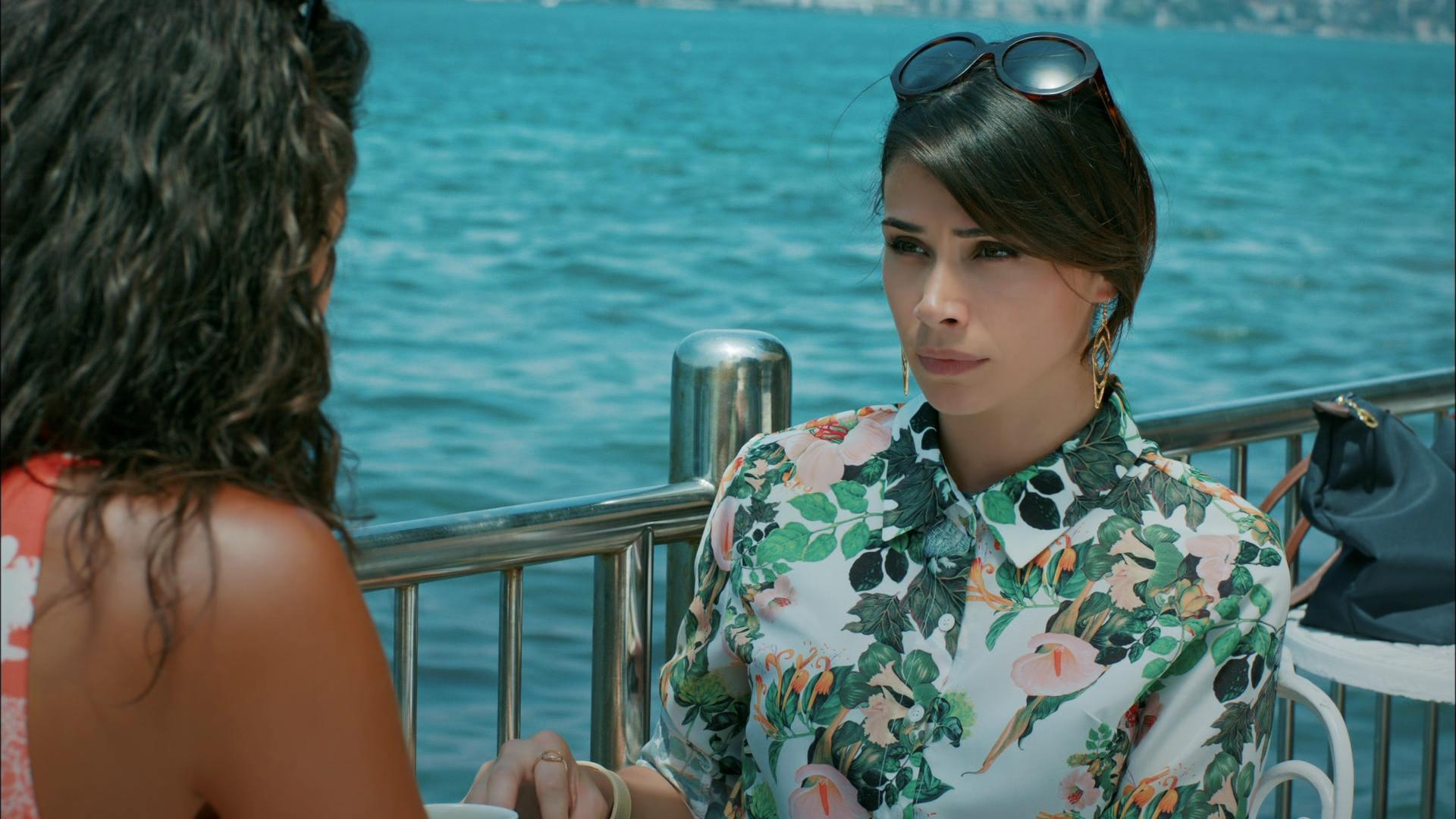 Zeynep, Deniz'in peşini bırakmıyor!