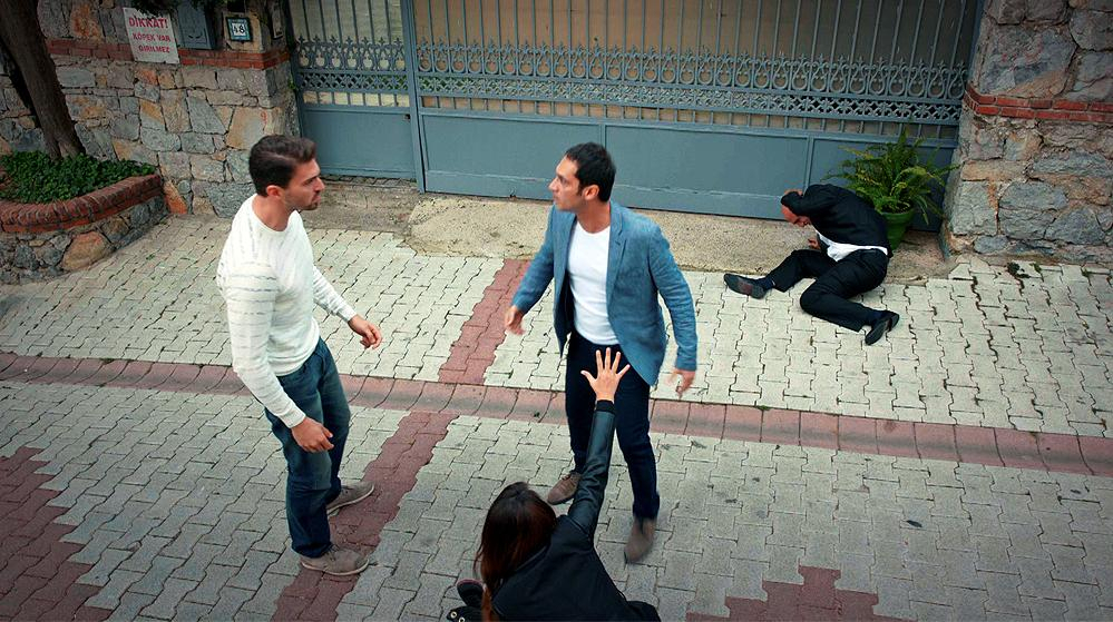 Semih ve Hakan birbirine giriyor!