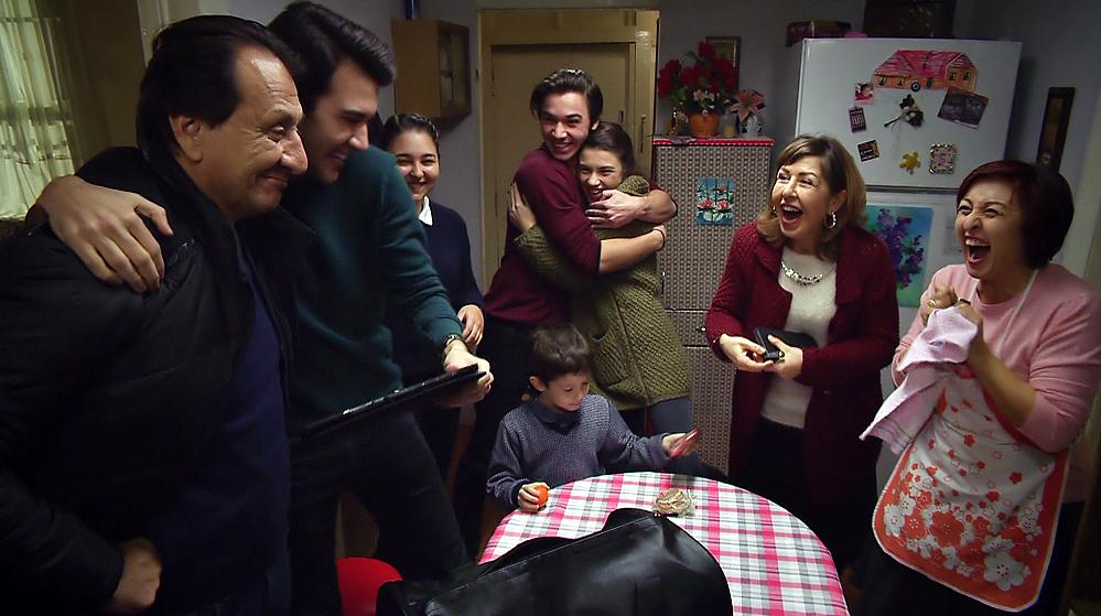 Hüsnü, evin kahramanı oluyor!