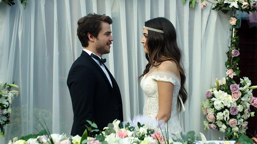 İrem Derici - Aşk eşittir biz