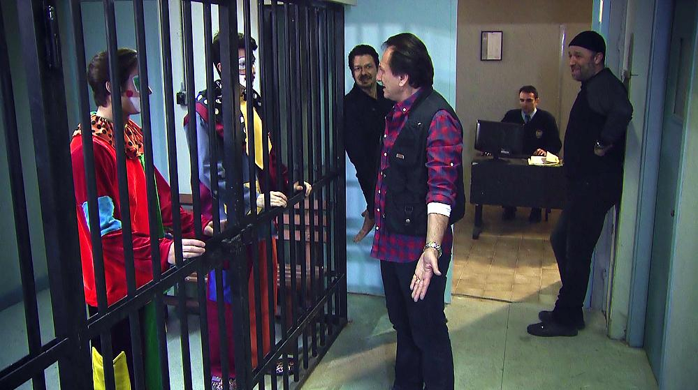 Palyaçolar meğer benim kütüğe kayıtlıymış!