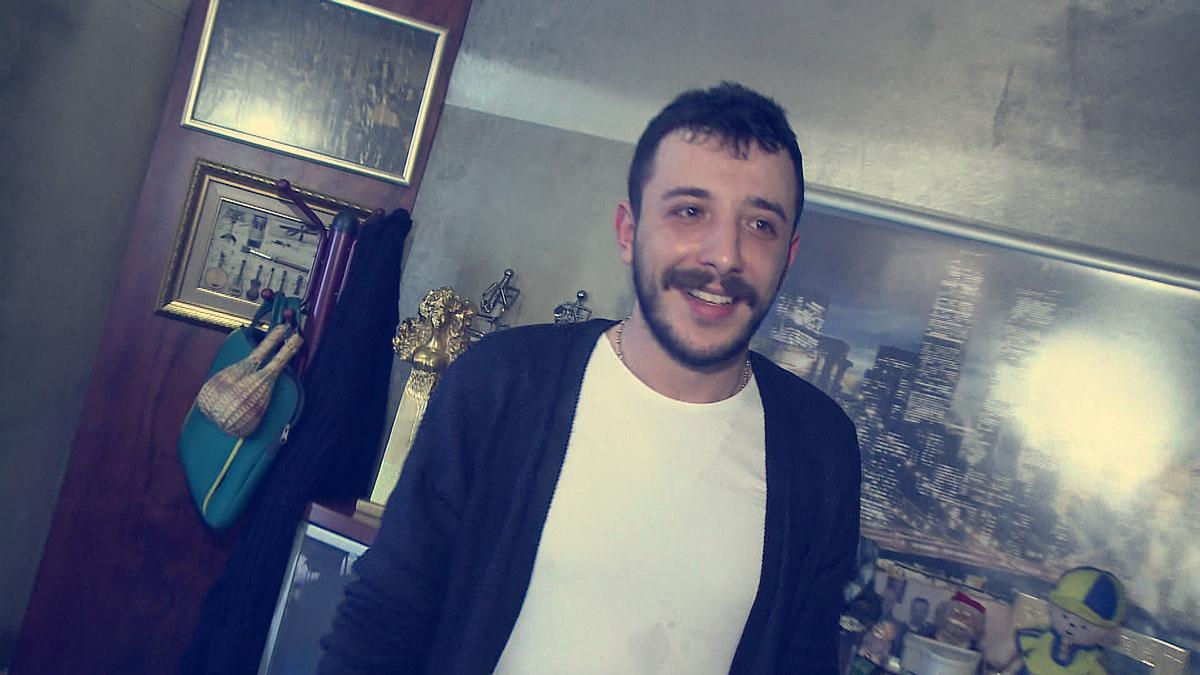 Renkli Sayfalar Fragmanı - Ahmet Parlak