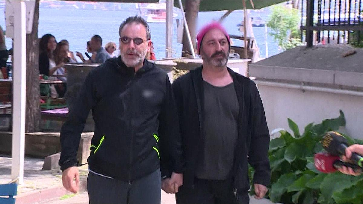 El ele yakalandılar!
