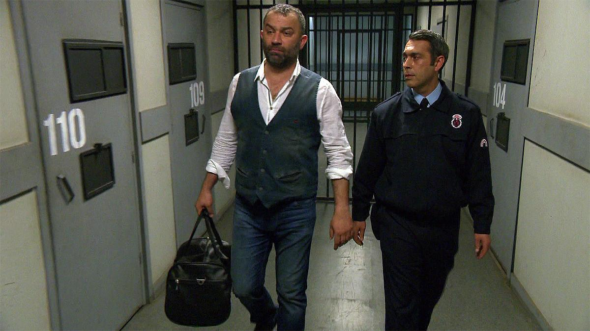 Arka Sokaklar 401. Bölüm Fragmanı İzle