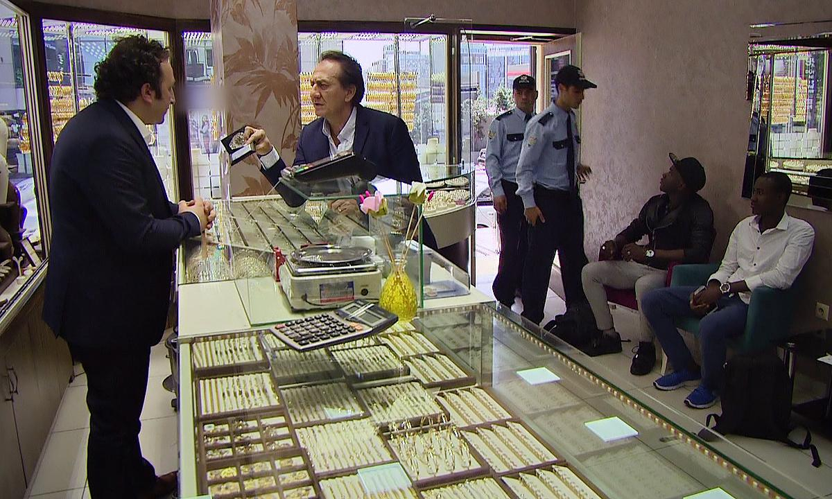 Hüsnü Başkomiser dolandırılıyor!