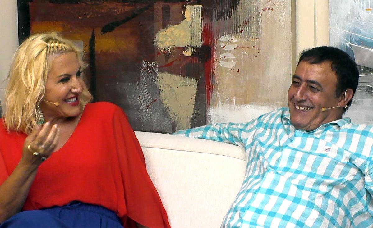 Mahmut Tuncer'den İngilizce Performans