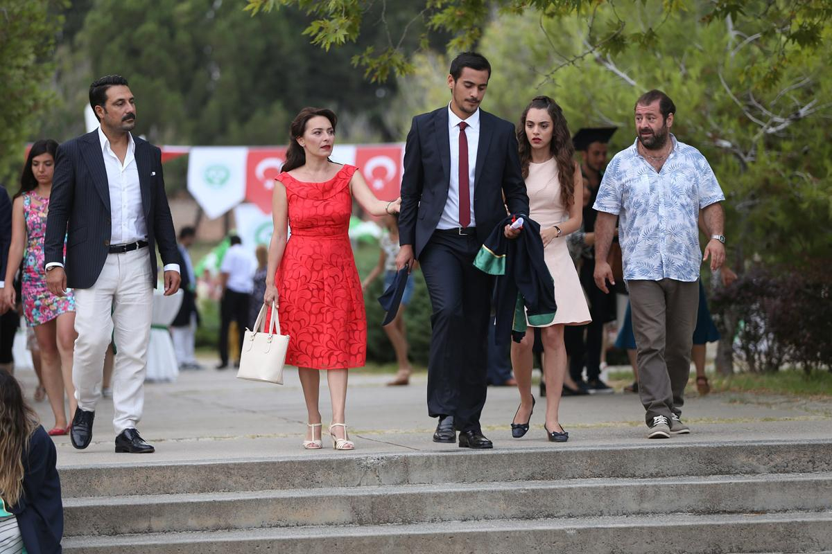 Babam ve Ailesi 1. Bölüm Fotoğrafları
