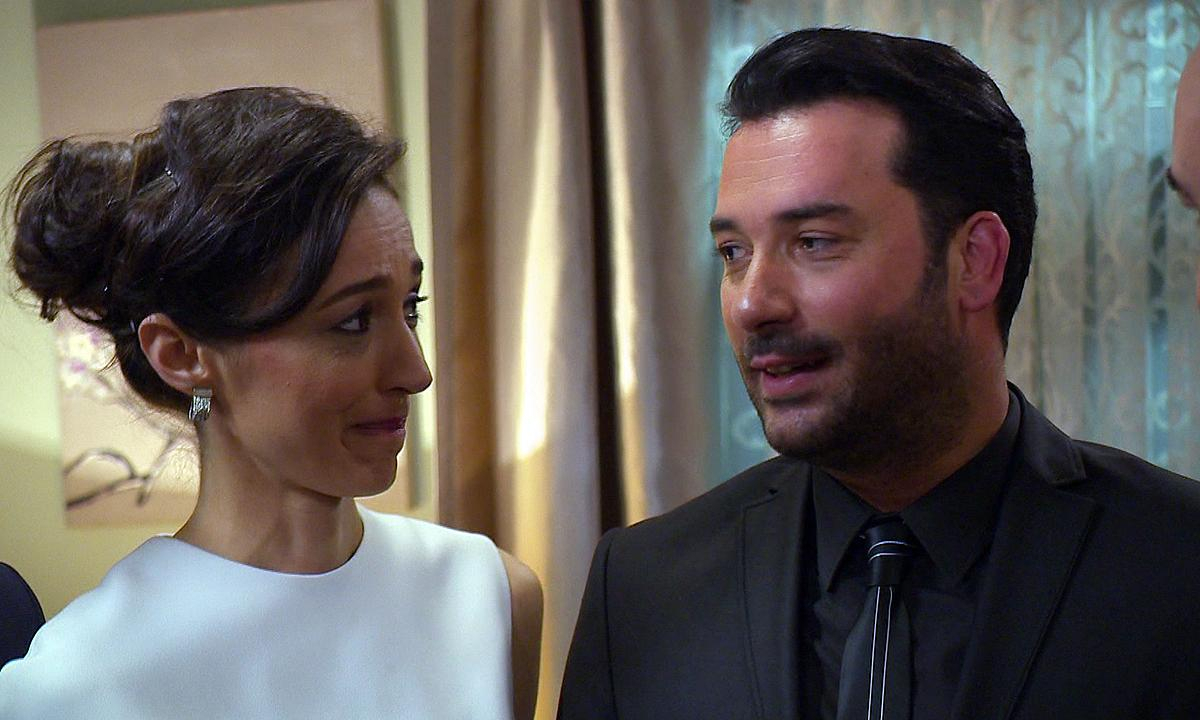 Aylin ve Hakan'ın geç gelen nişanı!