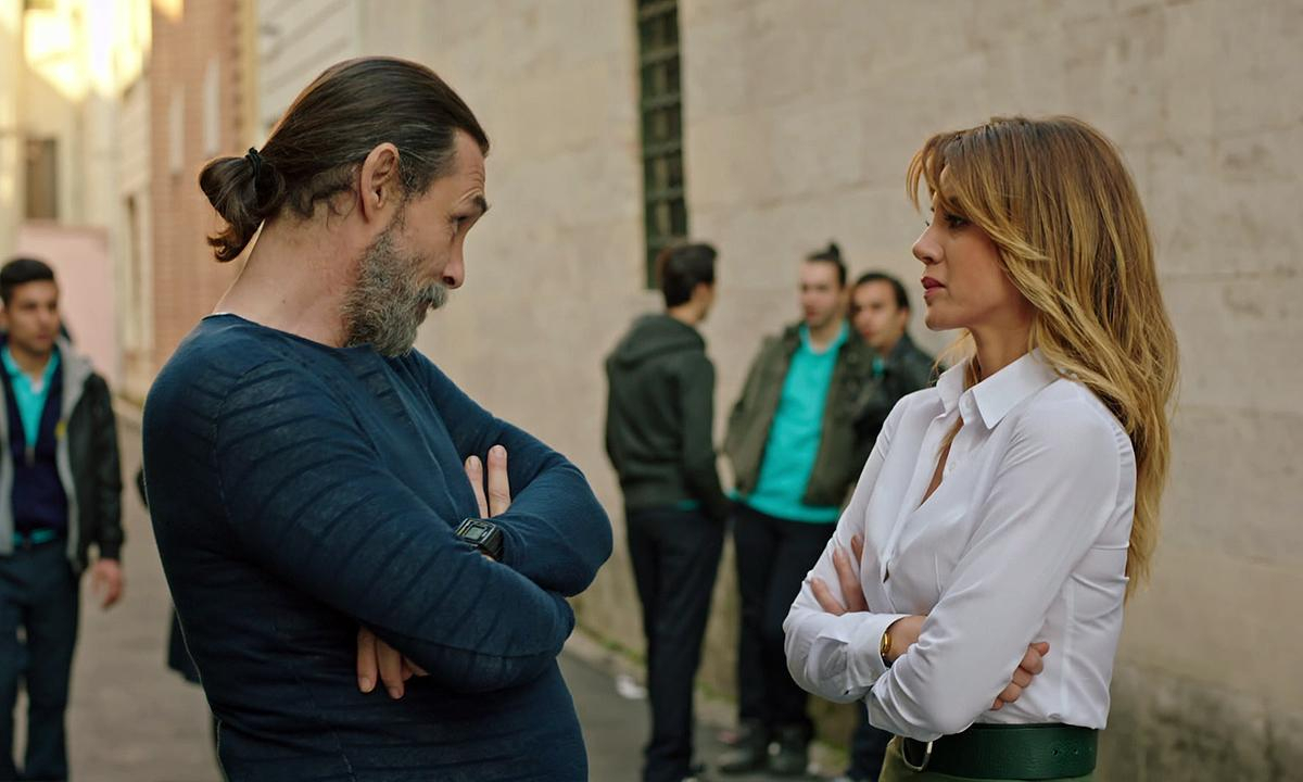 En büyük aşklar kavgayla başlar!