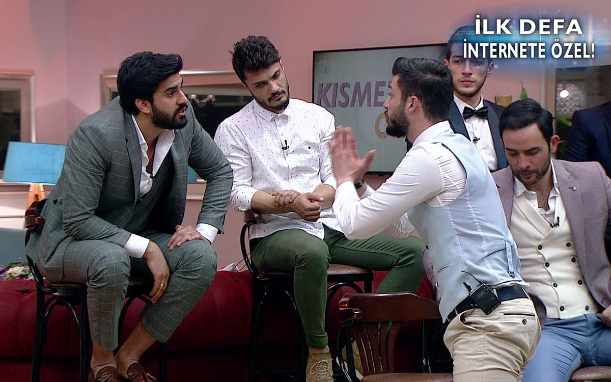 Adnan, Emre ve Melis Dostluğunu Bitiren Büyük Kavga! - İnternet Özel