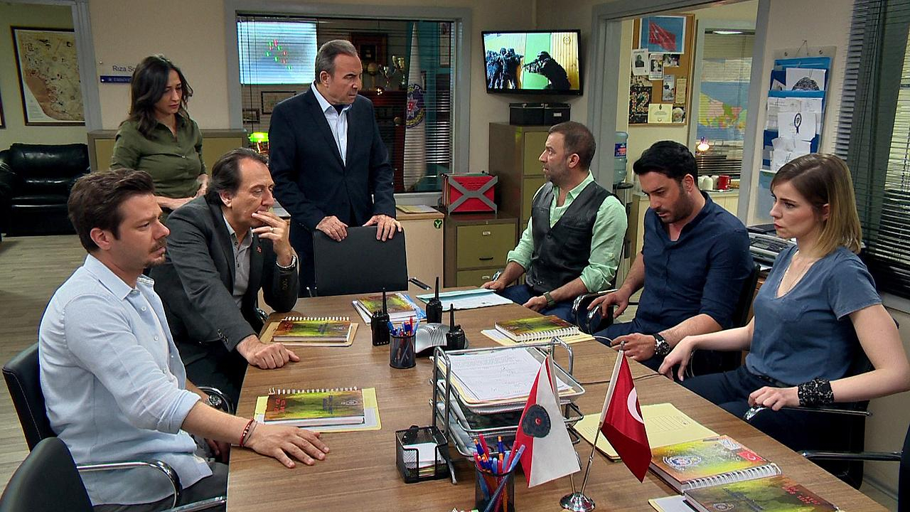 Ekip dağılıyor mu?