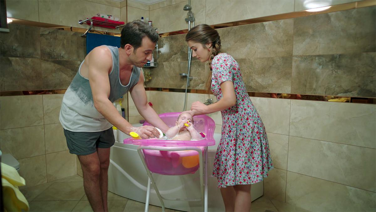 Sue bebeğin banyo saati!