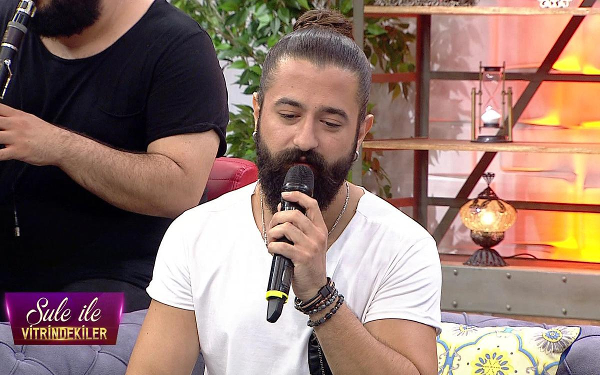 Koray Avcı yeni şiiri İstanbul'u ilk kez okudu!