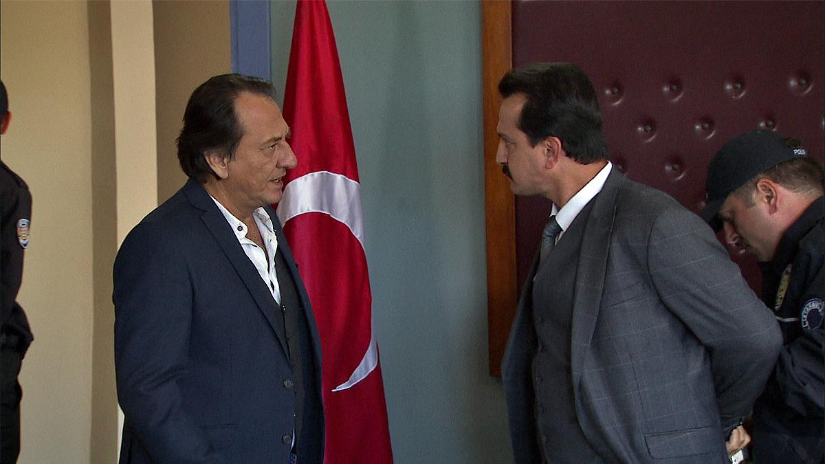 Hüsnü, Aras'ın pisliklerini ortaya çıkardı!