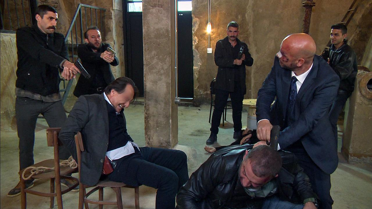 Hüsnü ile Mesut işkencecinin elinde!