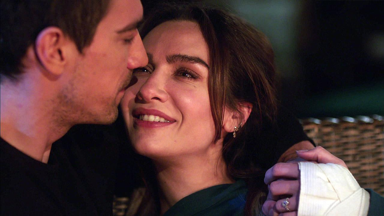 Aslı ile Ferhat'ı gizlice koruyan kişi kim?