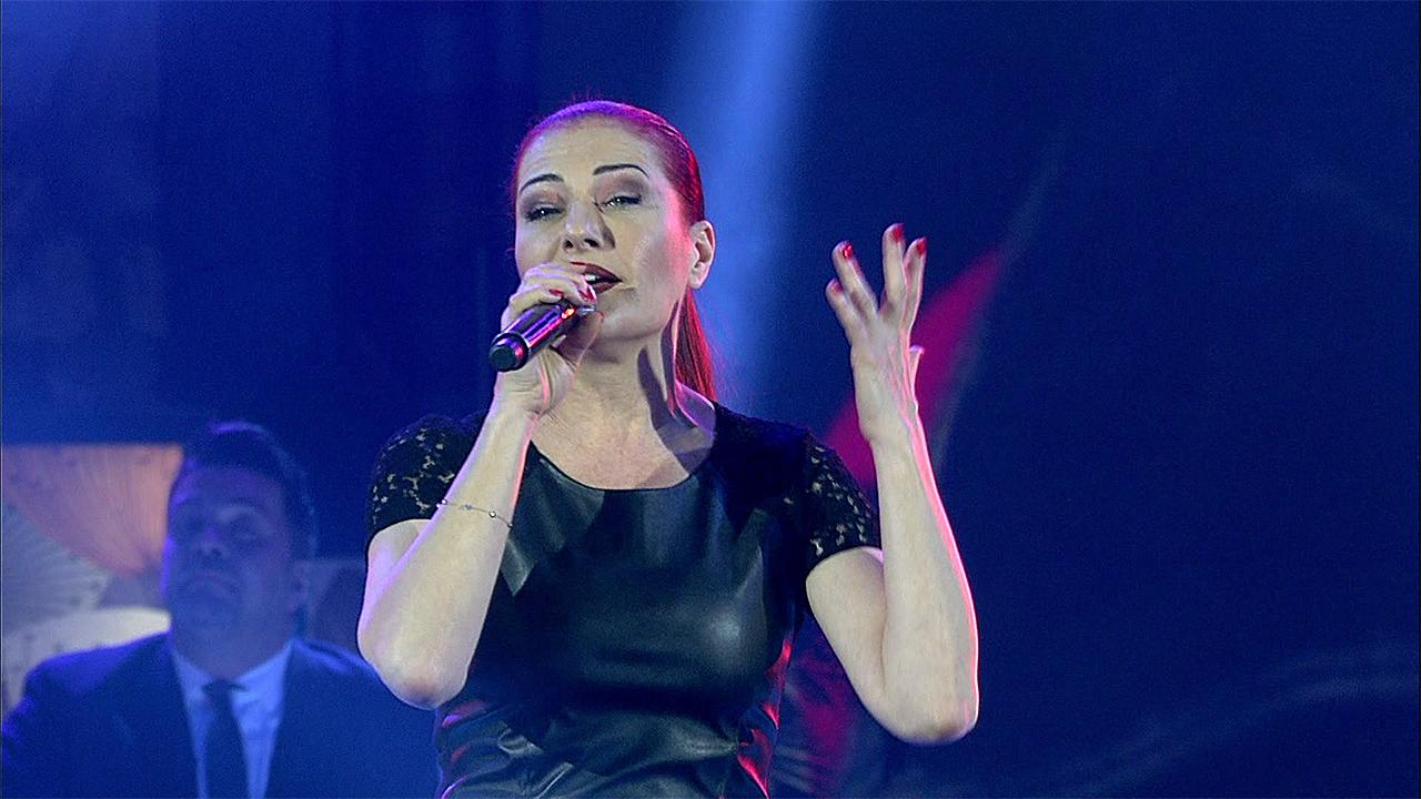 Candan Erçetin - Kim Korkar Hain Kurttan (Beyaz Show Canlı Performans)