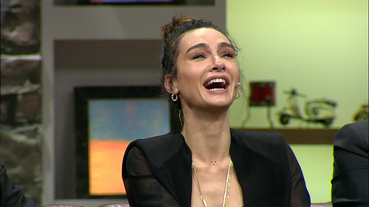 Birce Akalay kaşları ile dertleşiyor mu?