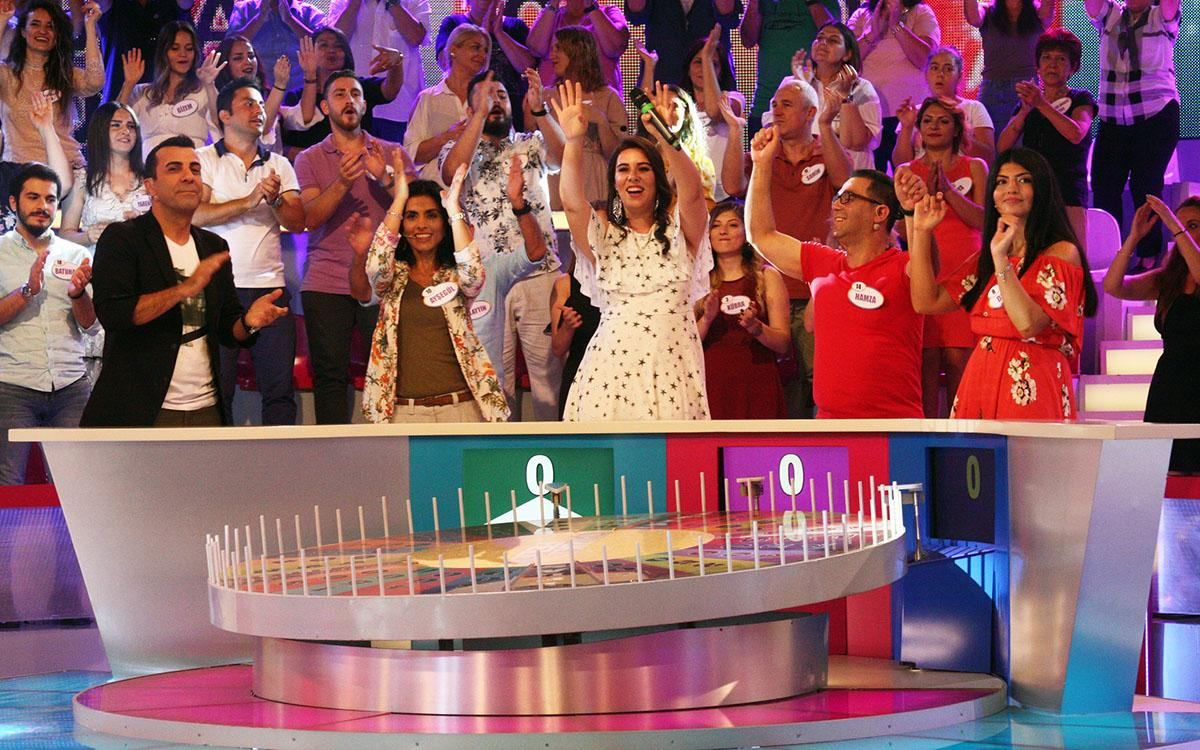 Çarkıfelek'te çocuk yarışmacılar ve Tuğçe Tayfur sürprizi!