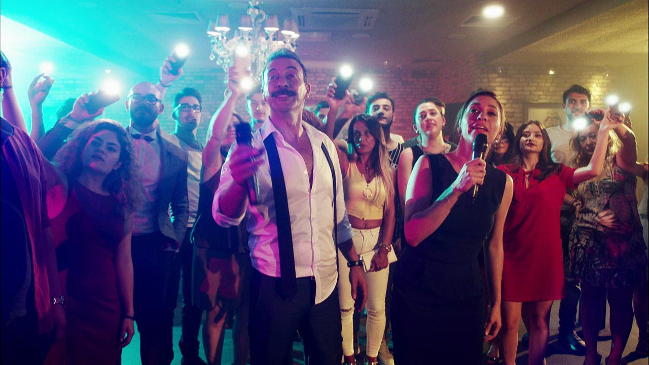 Dünyanın en kötü karaoke performansı!