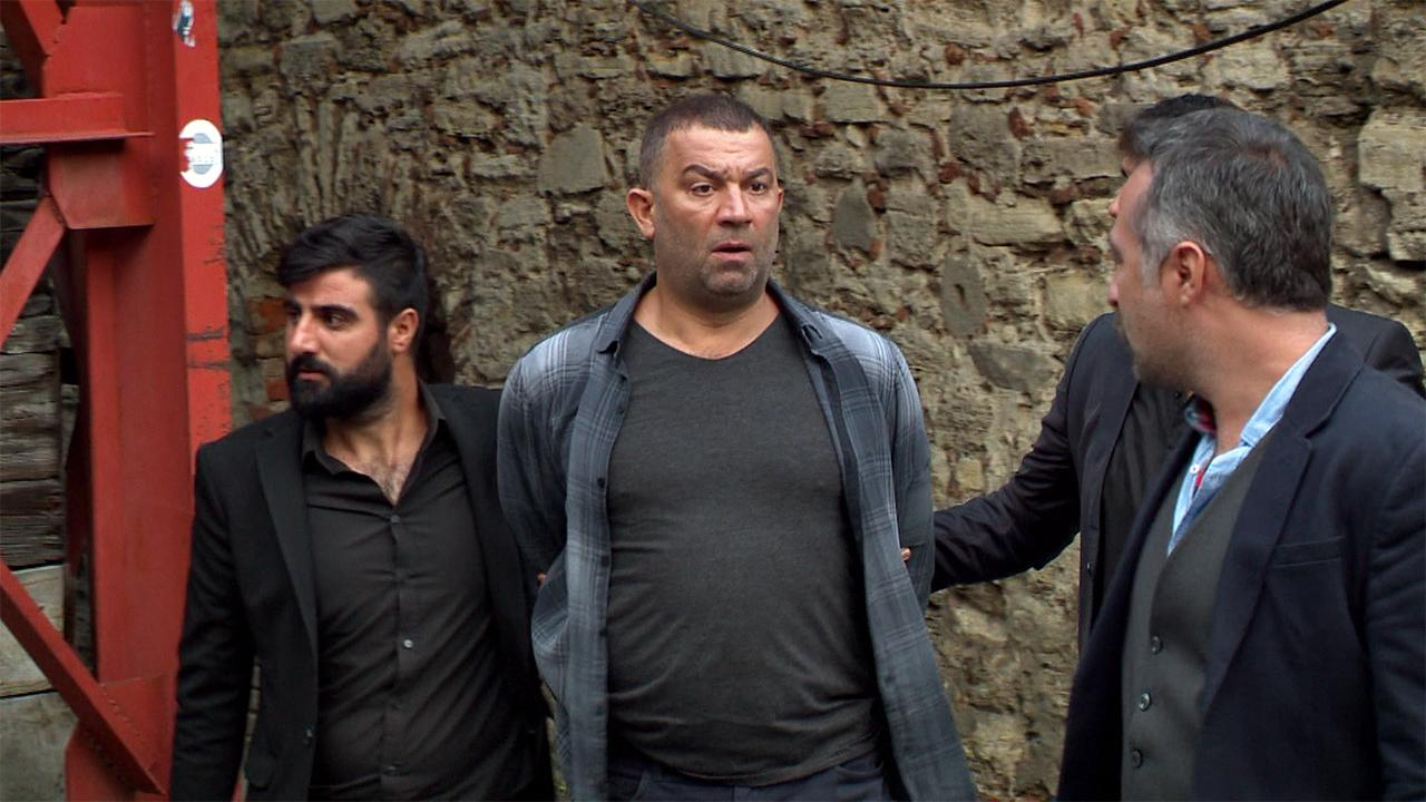 Mesut, uyuşturucu çetesinin eline düşüyor!