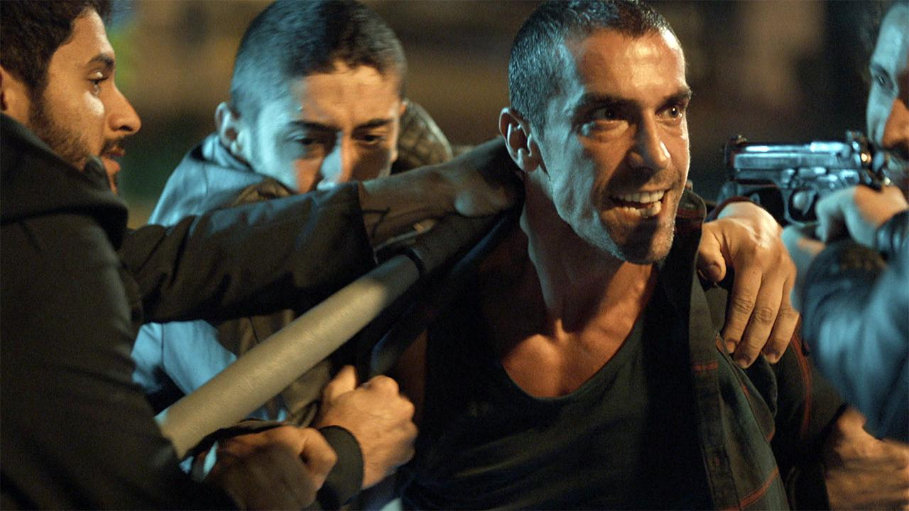 Mermiye kafa göz dalan Barca (İbrahim Çelikkol)